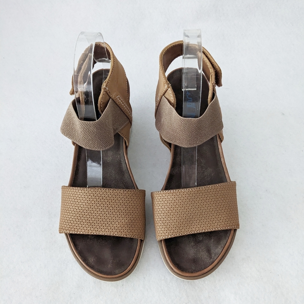 Women's Tan Wedge Sandals with Elastic Strap - Picture 5 of 11